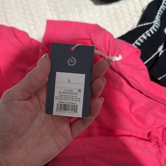 🟢Universe thread link t shirt - Picture 3 of 3